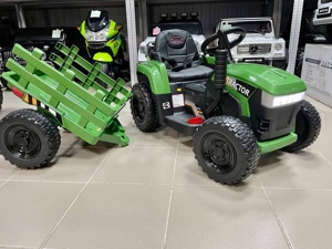 Детский электромобиль RiverToys H888HH (темно-зеленый) трактор с прицепом и пультом - фото