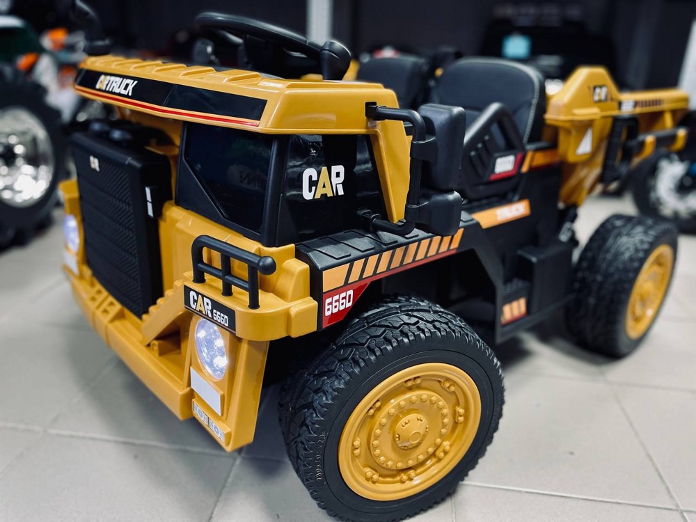 Детский электромобиль RiverToys C444CC (желтый) двухместный