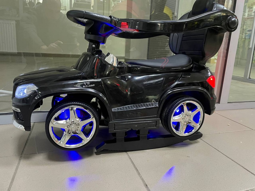 Детская машинка Каталка-качалка, толокар на аккумуляторе RiverToys Mercedes-Benz GL63 A888AA-H (черный) Лицензия - фото3