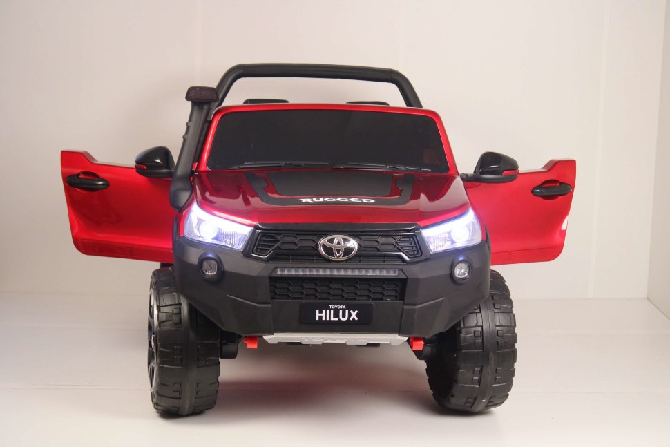 Детский электромобиль RiverToys DK-HL850 Toyota Hilux (вишневый глянец) автокраска лицензия полнопривод двухместная - фото6