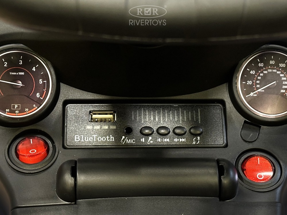 Детский толокар River Toys Mercedes-Benz G63 Z001ZZ-C (черный бриллиант) звук и свет от батареек - фото5
