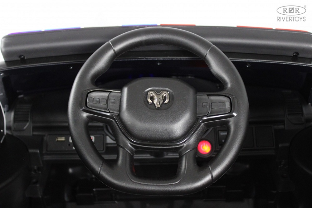 Детский электромобиль RiverToys Dodge RAM 1500 TRX Арт. O111OO (черный) Полиция - фото4