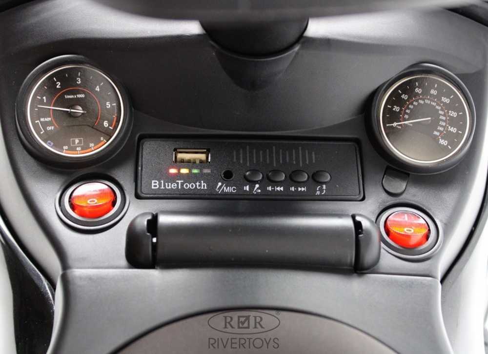 Детский толокар RiverToys Toyota Land Cruiser 300 Z002ZZ-C (синий) фото-4