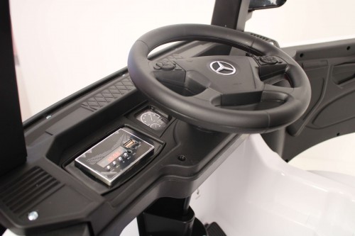 Детский электромобиль RiverToys Mercedes-Benz Actros 4WD HL358 с прицепом (белый) лицензия полноприводный - фото6
