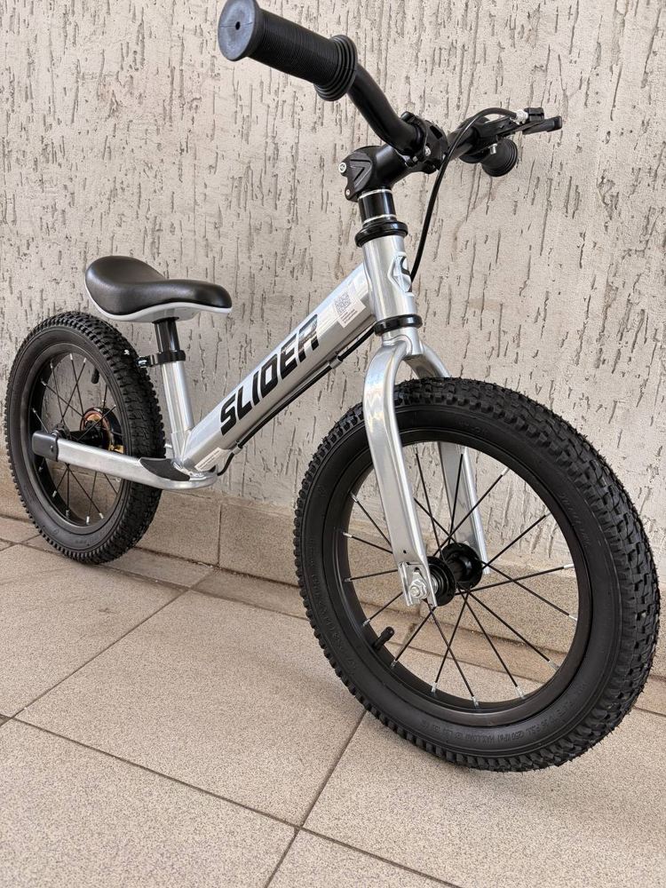 Беговел Slider FMA18GY (графит) надувные колеса диаметром 14 дюймов фото-6
