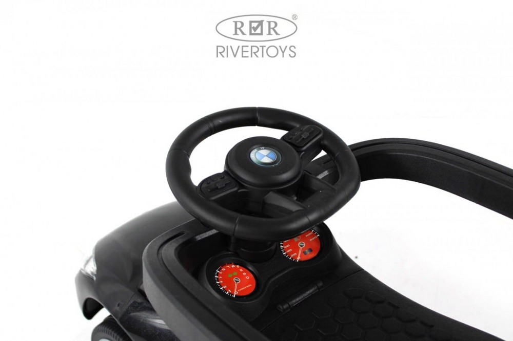 Детский толокар RiverToys Z005ZZ-B (белый) - фото5