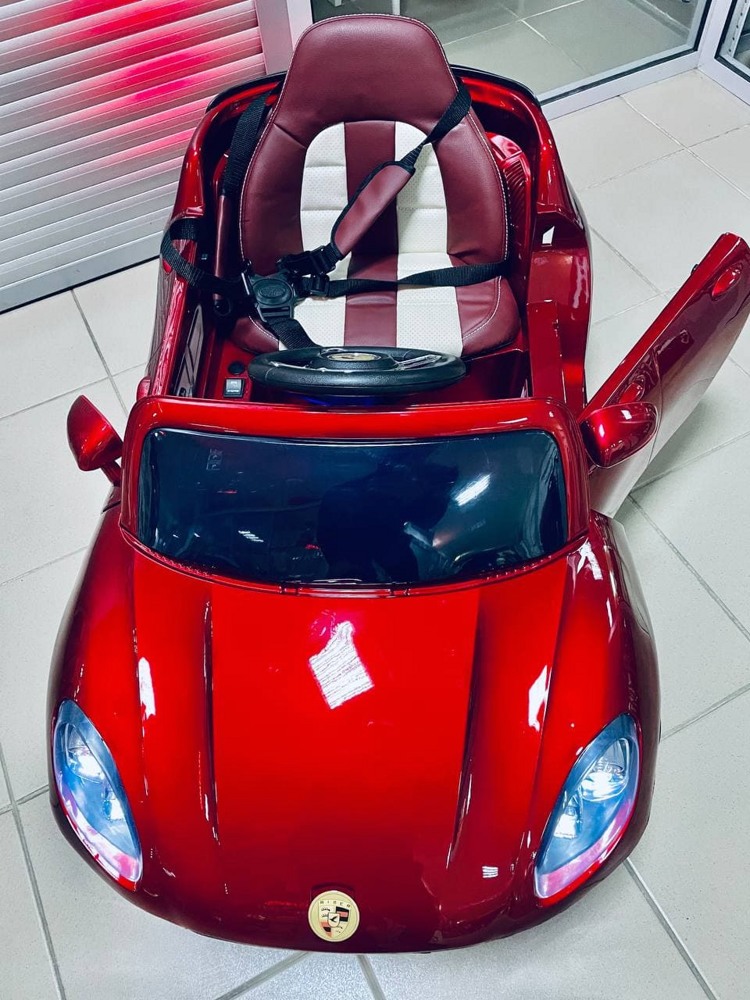 Детский электромобиль RiverToys Porsche Macan O005OO VIP (красный) вишневый глянец - фото2