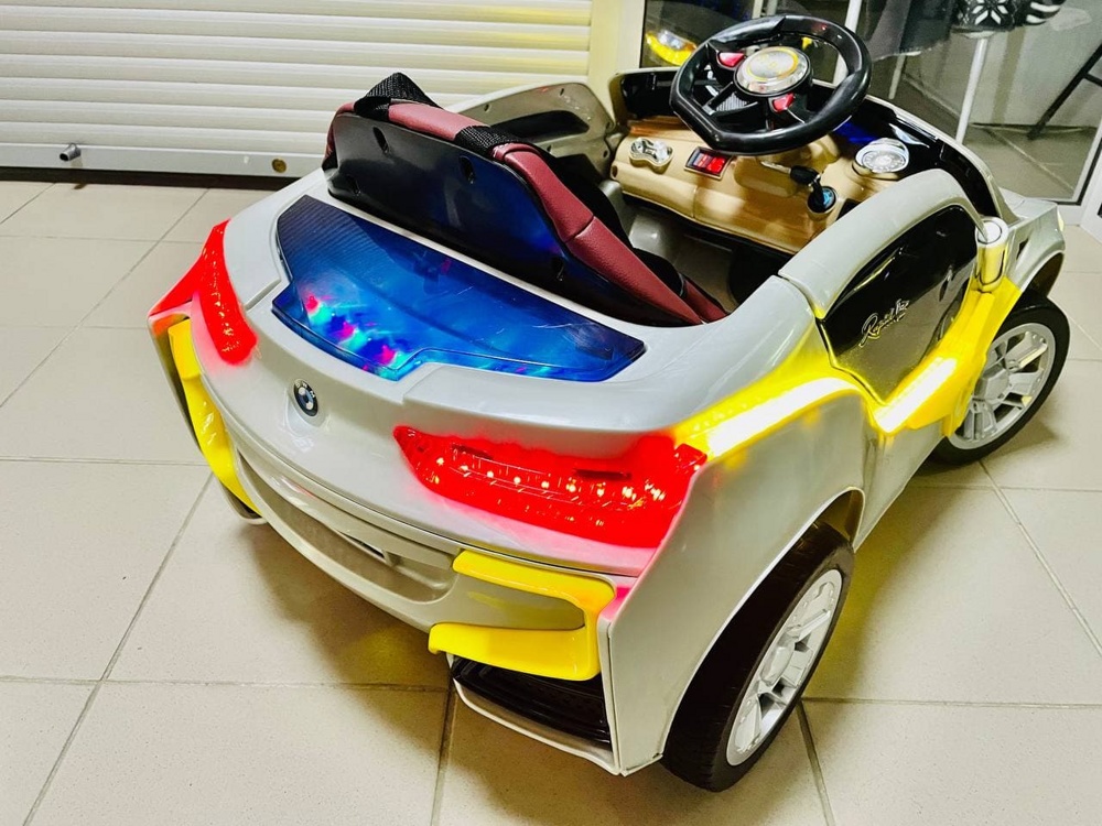 Детский электромобиль RiverToys BMW O002OO VIP (серебристый) - фото5