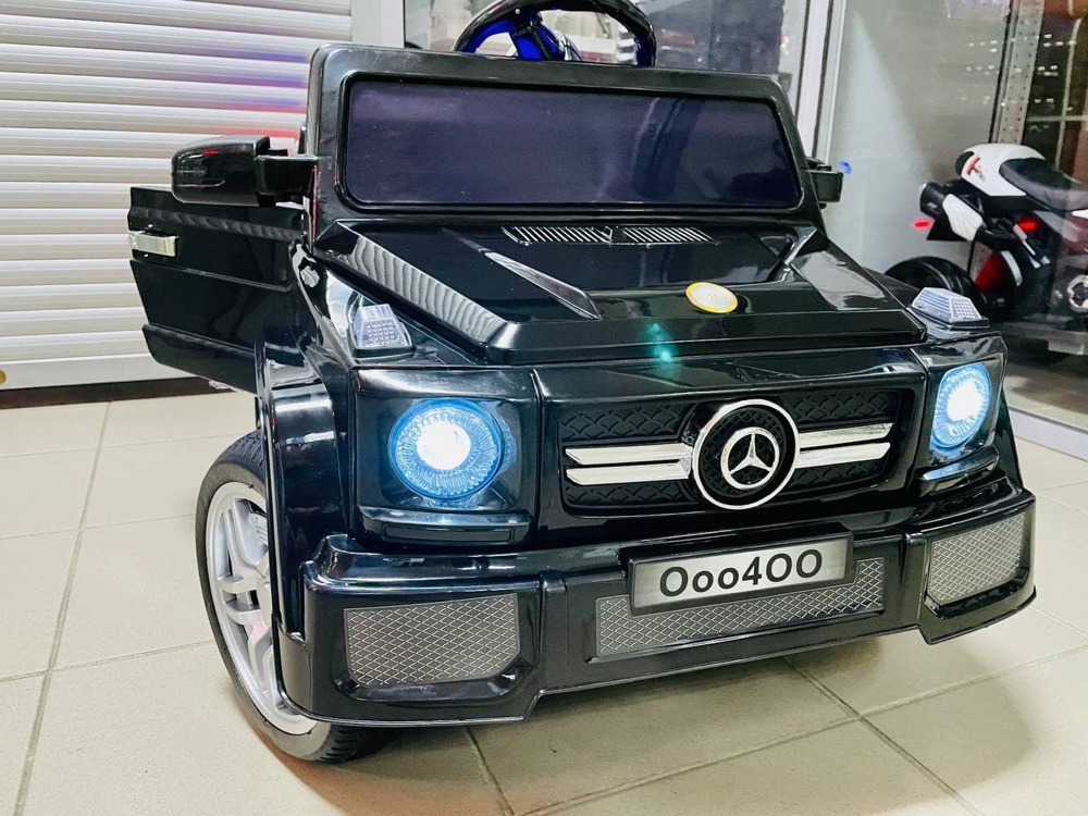 Детский электромобиль RiverToys Mercedes-Benz O004OO VIP (черный глянец) автокраска - фото2
