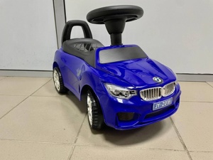 Детская машинка-каталка, толокар RiverToys BMW JY-Z01B (синий/черный) - фото
