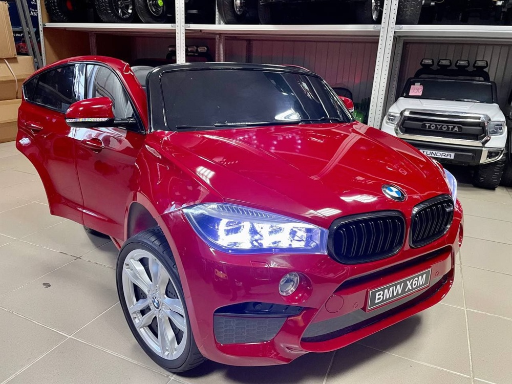 Детский электромобиль RiverToys BMW X6M JJ2168 (вишневый глянец) Лицензия, двухместный - фото3