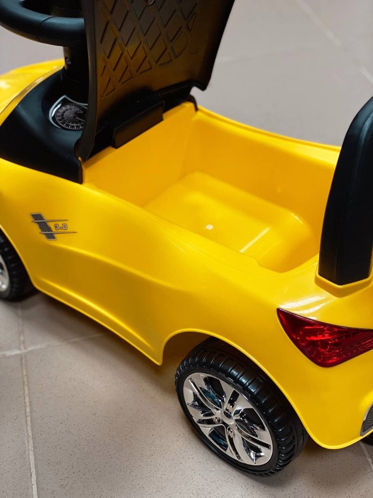 Детская машинка-каталка, толокар RiverToys BMW JY-Z01B (желтый/черный) - фото4