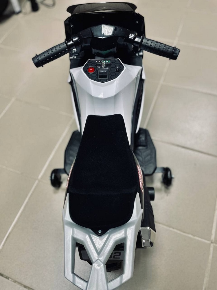 Детский электромобиль мотоцикл RiverToys S602 (белый) - фото4