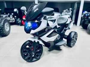 Детский электромобиль, мотоцикл RiverToys K222KK (белый) BMW - фото