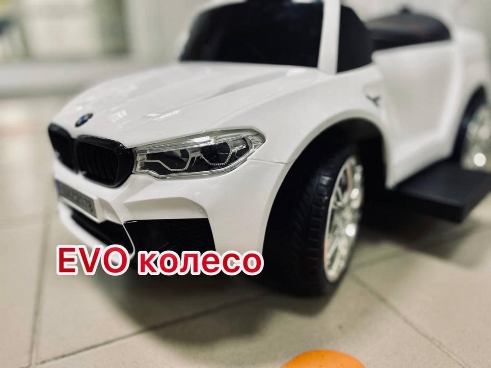 Детская машинка-каталка RiverToys BMW M5 A999MP-M (белый) Лицензия - фото3
