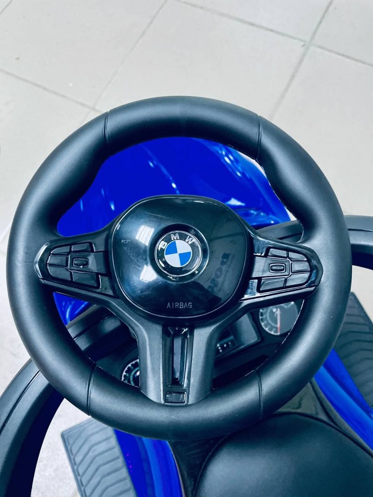 Детская машинка-каталка RiverToys BMW M5 A999MP-M (синий) Лицензия - фото4