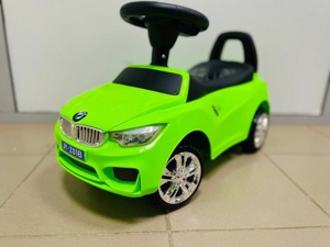 Детская машинка-каталка, толокар RiverToys BMW JY-Z01B (зеленый/черный) - фото