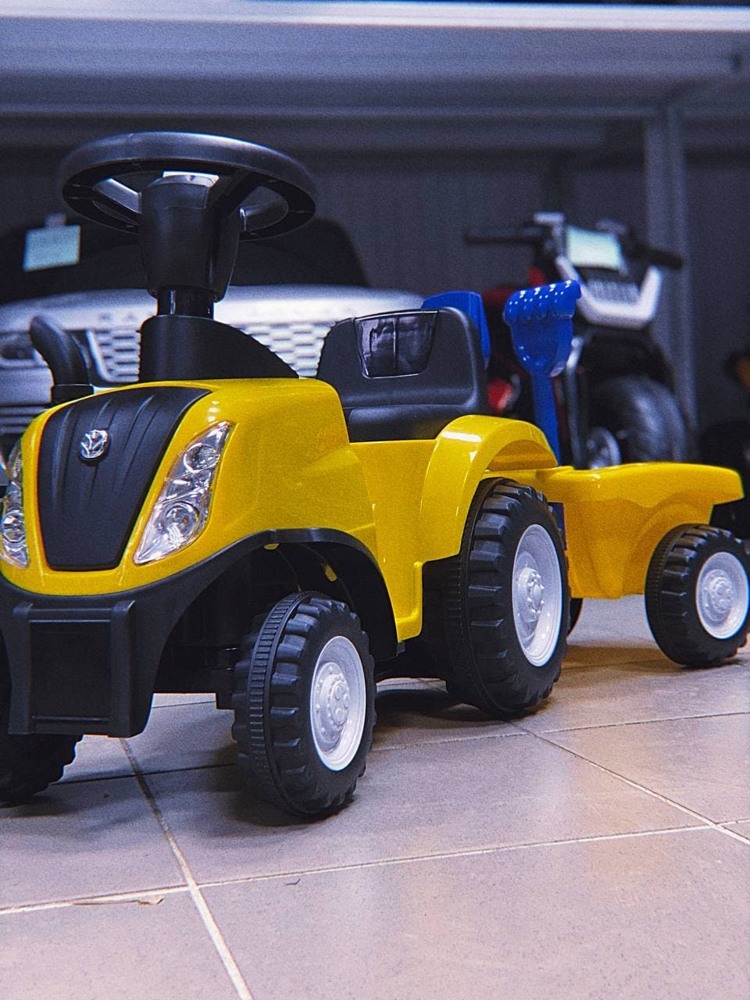 Детская машинка-каталка Baby Care Holland Tractor 658-T (желтый) с прицепом, звуковые и световые эффекты