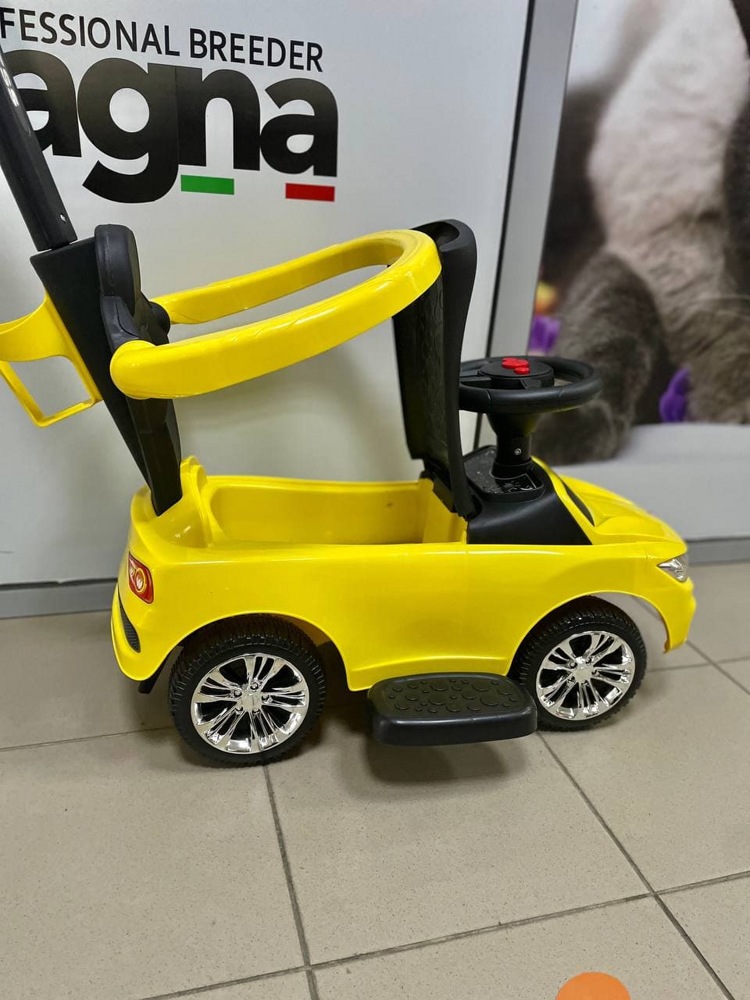 Детская машинка-каталка, толокар RiverToys BMW JY-Z06B (желтый) с ручкой-управляшкой - фото3