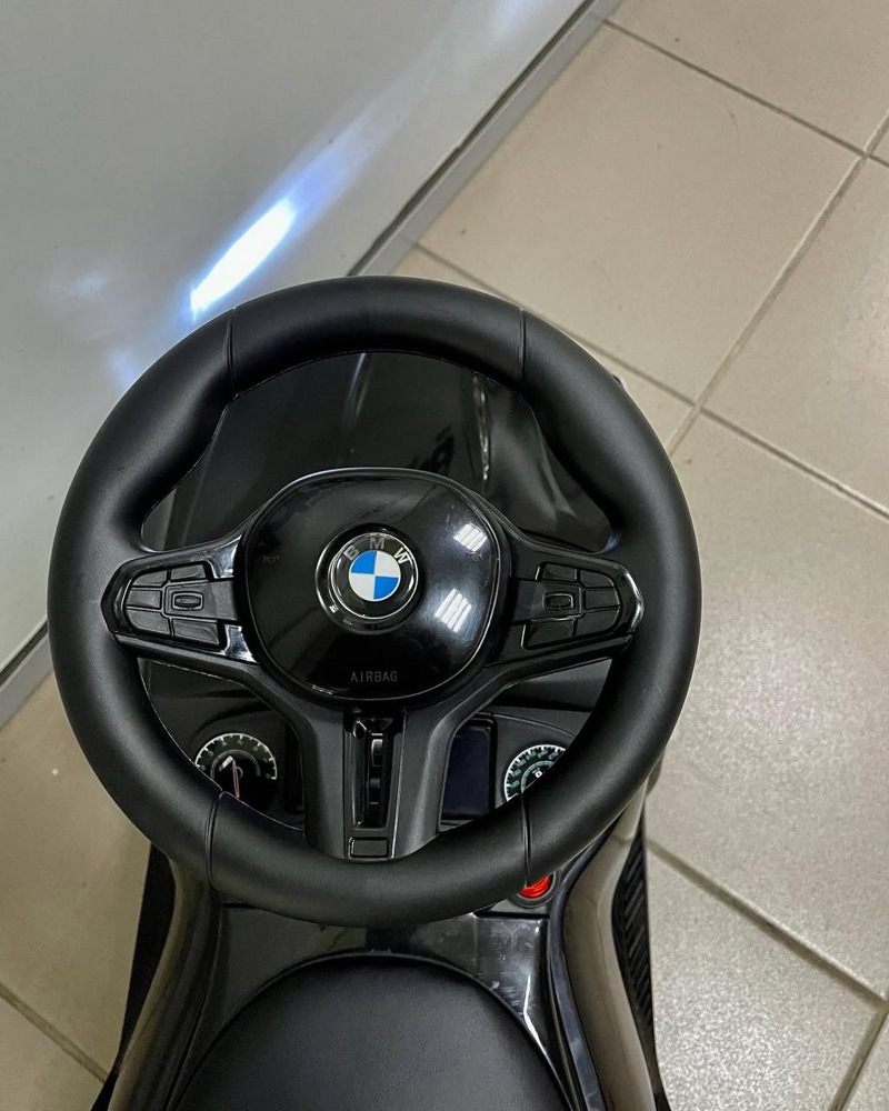 Детская машинка-каталка RiverToys BMW M5 A999MP-D (черный) Лицензия - фото3