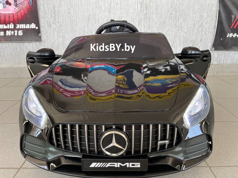 Детский электромобиль RiverToys Mercedes-Benz AMG GT O008OO (черный глянец) автокраска лицензия - фото4