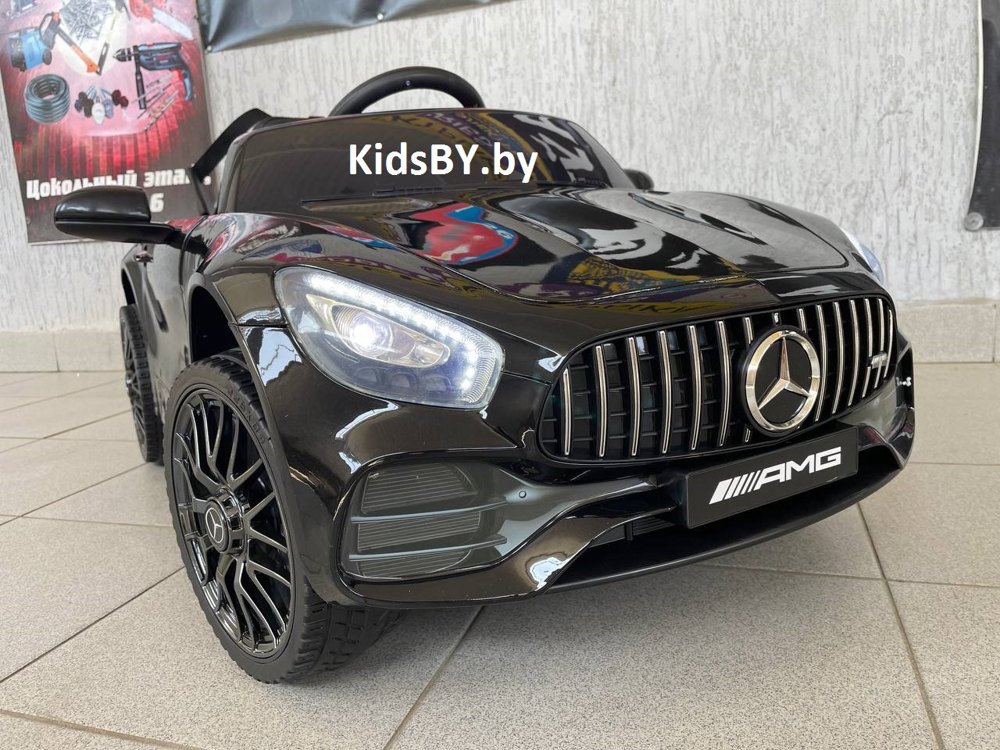 Детский электромобиль RiverToys Mercedes-Benz AMG GT O008OO (черный глянец) автокраска лицензия - фото2