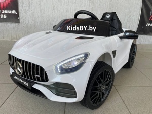 Детский электромобиль RiverToys Mercedes-Benz AMG GT O008OO (белый) лицензия - фото