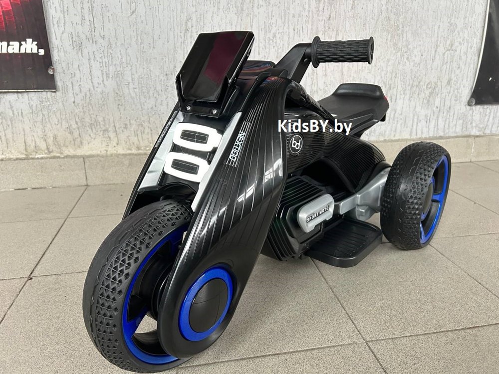 Детский электротрицикл RiverToys K333PX (черный)