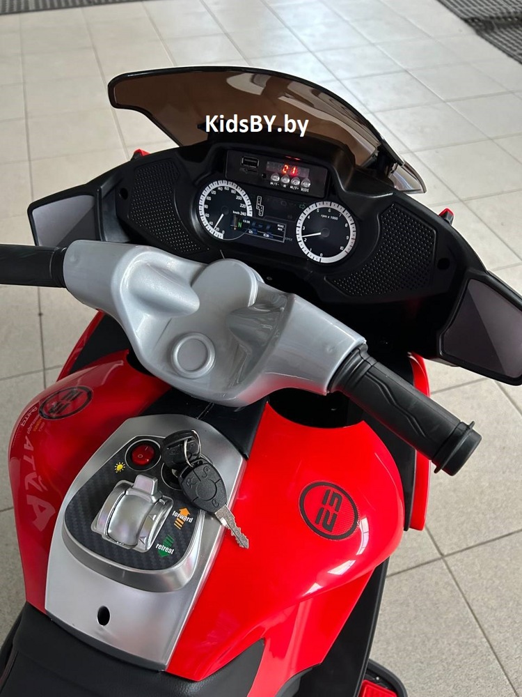 Детский электромотоцикл Baby Driver BMW арт. H222 (красный) двухместный, плавный старт, заводится с ключа - фото4