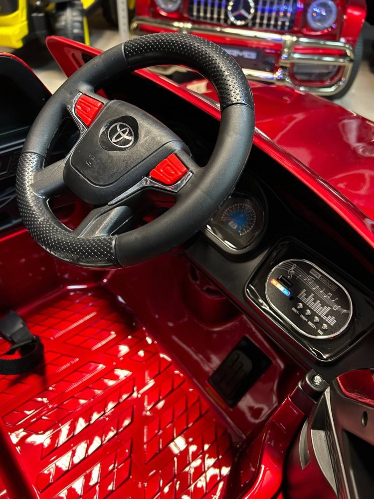 Детский электромобиль RiverToys М555БХ (красный глянец) Toyota Лицензия, Полный привод - фото2