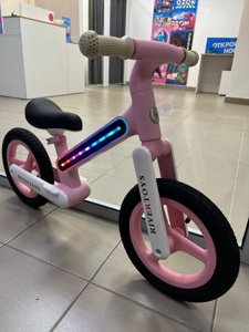 Детский беговел RiverToys HB-003 (розовый) 14 дюймов, LED подсветка колёс - фото
