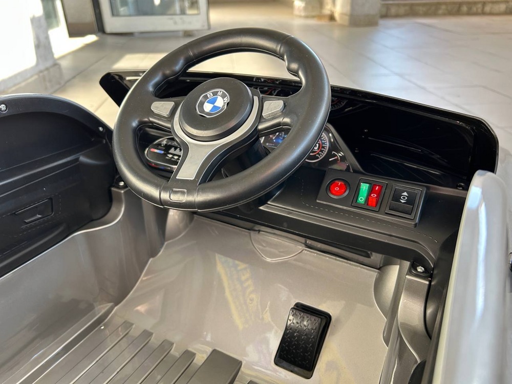 Детский электромобиль Baby Driver B111 (серый глянец) BMW i7 Полноприводный - фото4