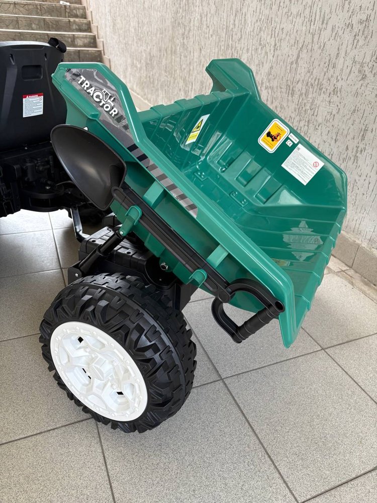 Детский электромобиль Baby Driver R444 (зеленый) Тракторс John Deere с электрическим прицепом, лопатой, дистанционный пульт - фото6