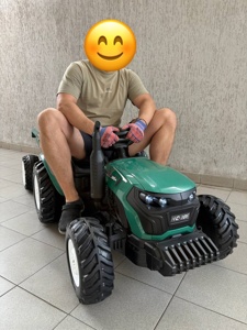 Детский электромобиль Baby Driver R444 (красный) Тракторс John Deere с электрическим прицепом, лопатой, дистанционный пульт - фото