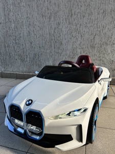 Детский электромобиль Baby Driver E001BB BMW I4 (белый) - фото