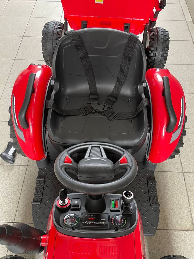 Детский электромобиль Baby Driver R444 (красный) Тракторс John Deere с электрическим прицепом, лопатой, дистанционный пульт - фото3