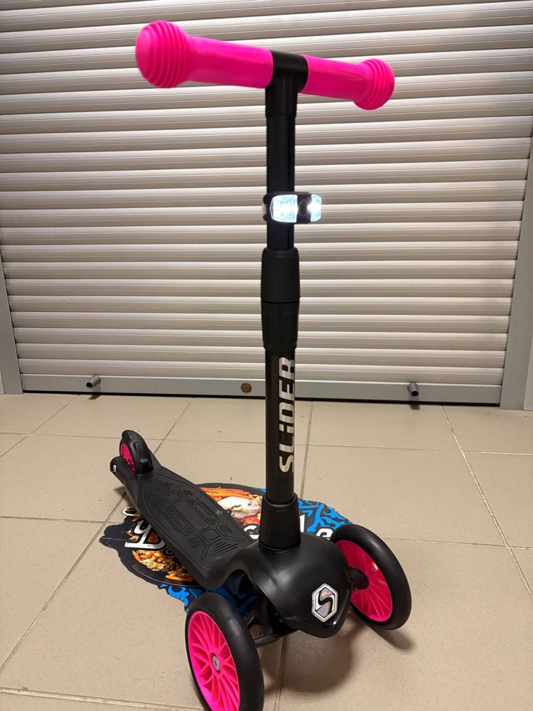 Самокат четырехколесный Slider Sport1P (розовый) фонарик в комплекте