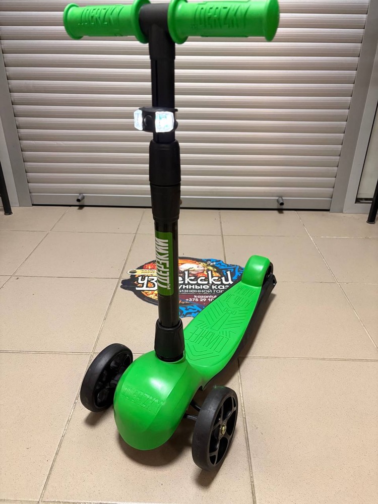 Самокат четырехколесный Slider Boss Original Bo-Ori-025 (Юпитер зеленый) фонарик в комплекте - фото2