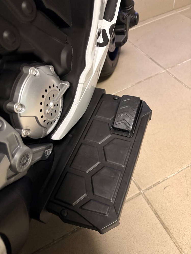 Детский электромотоцикл Baby Driver Ducati E003EE (белый) - фото5