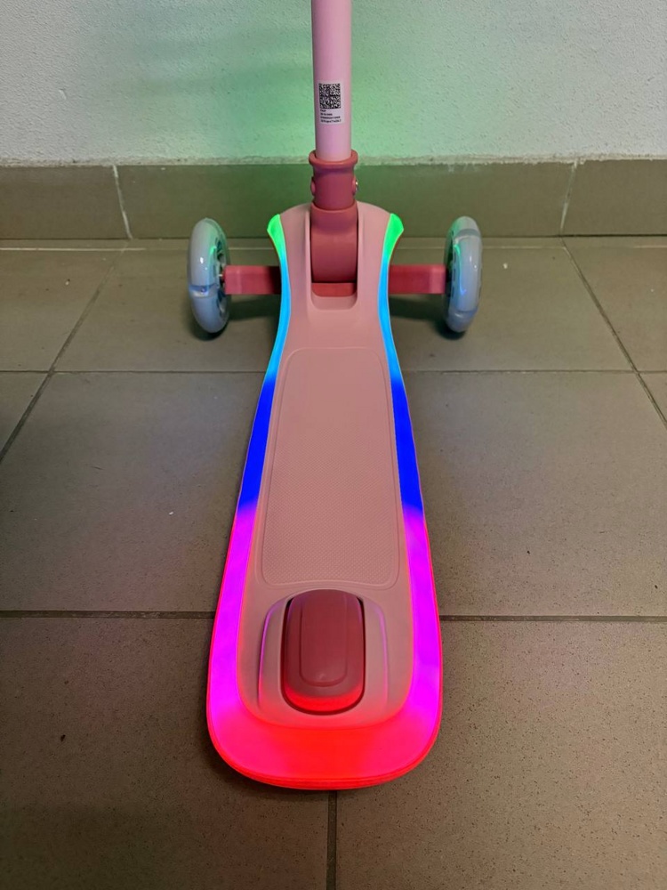 Самокат трехколесный Slider IT62P (розовый) колеса светящиеся, руль складной фото-4
