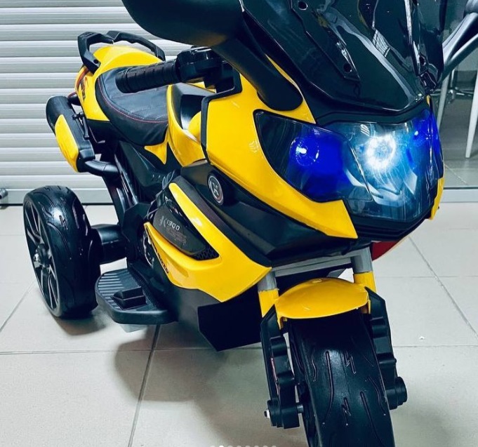 Детский электромобиль, мотоцикл RiverToys K222KK (желтый) BMW - фото6