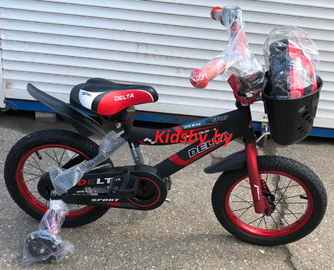 Детский велосипед Delta Sport 16 New (черный/красный) с передним ручным V-BRAKE тормозом, шлемом, корзиной и светящимися полиуретановыми приставными колесиками - фото2