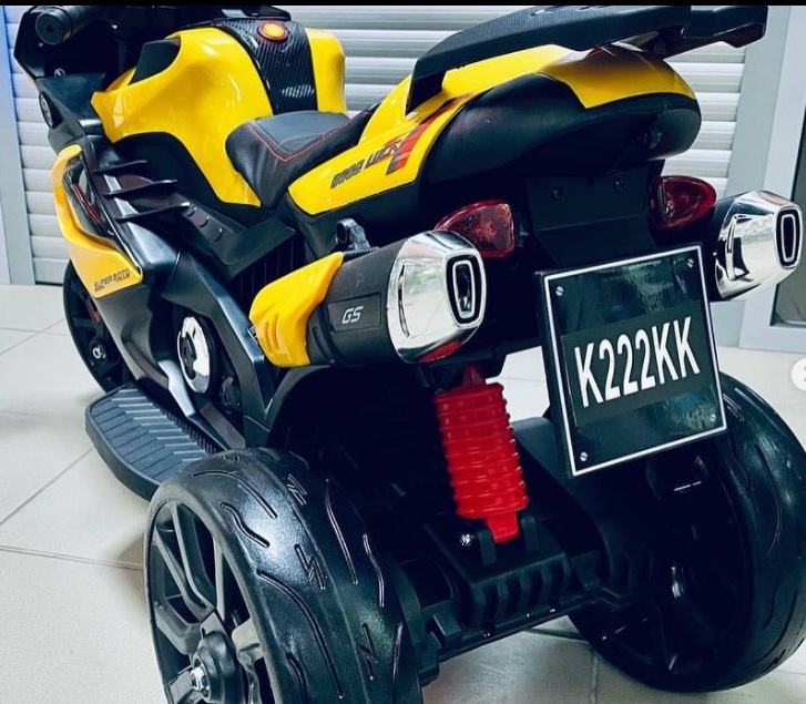 Детский электромобиль, мотоцикл RiverToys K222KK (желтый) BMW - фото5